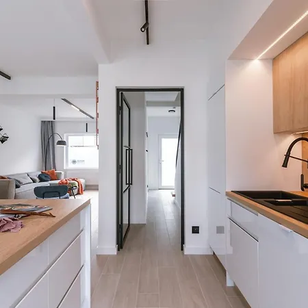 Beautiful Modern Holiday House With Private Garden 度假居 布列登