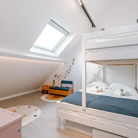 Сasa de vacaciones Beautiful Modern Holiday House With Private Garden