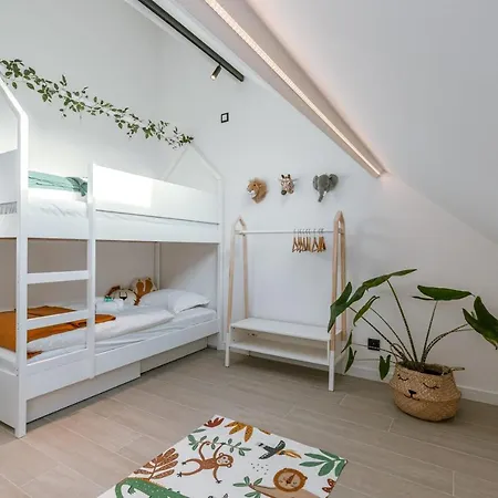 Beautiful Modern Holiday House With Private Garden Сasa de vacaciones *