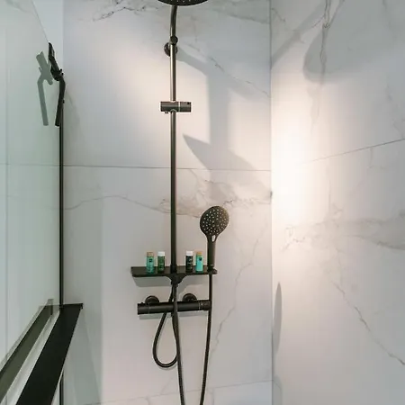 度假居 Beautiful Modern Holiday House With Private Garden 布列登