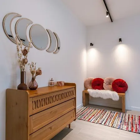 度假居 Beautiful Modern Holiday House With Private Garden
